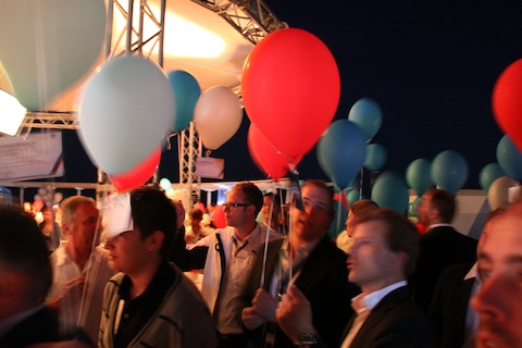 120821_DTM_Groeten_BMW_gasten_ballonnen